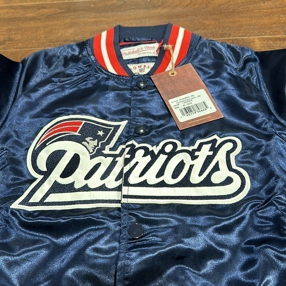 NWT - Youth Mitchell & Ness Throwbacks NFL Patriots Satin Jackets - Picture 2 of 7